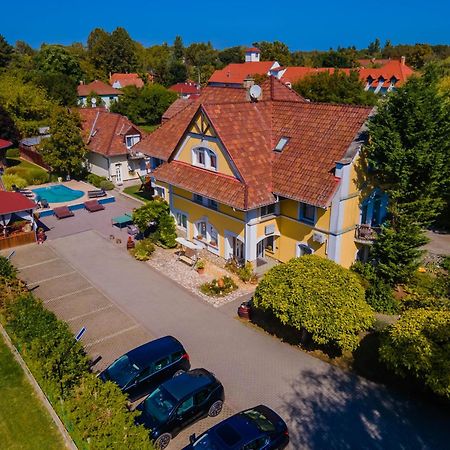 Jade Panzio Bed and Breakfast Balatonföldvár Εξωτερικό φωτογραφία