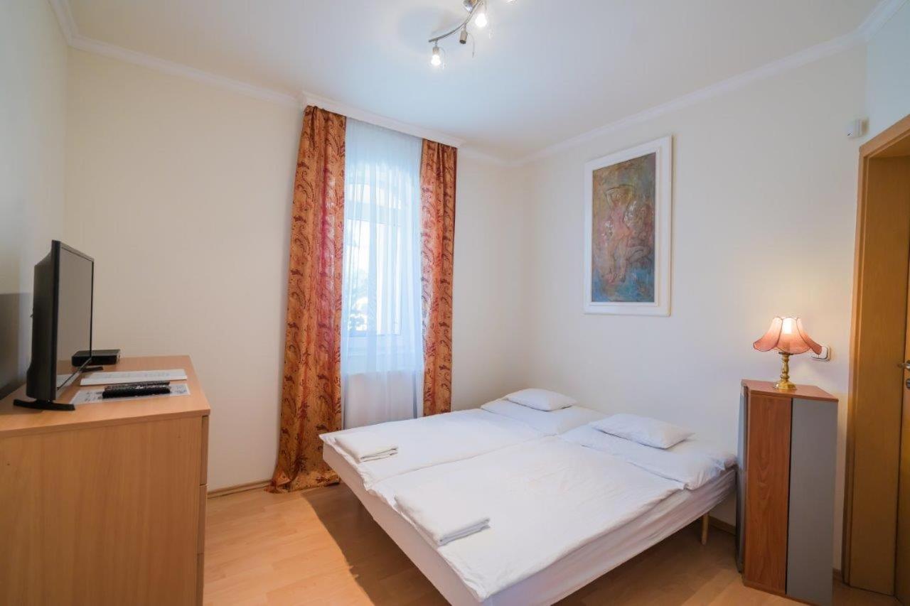 Jade Panzio Bed and Breakfast Balatonföldvár Εξωτερικό φωτογραφία