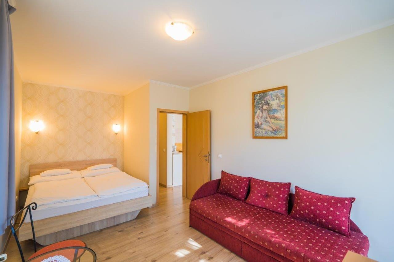 Jade Panzio Bed and Breakfast Balatonföldvár Εξωτερικό φωτογραφία