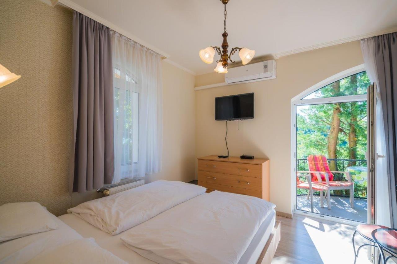 Jade Panzio Bed and Breakfast Balatonföldvár Εξωτερικό φωτογραφία