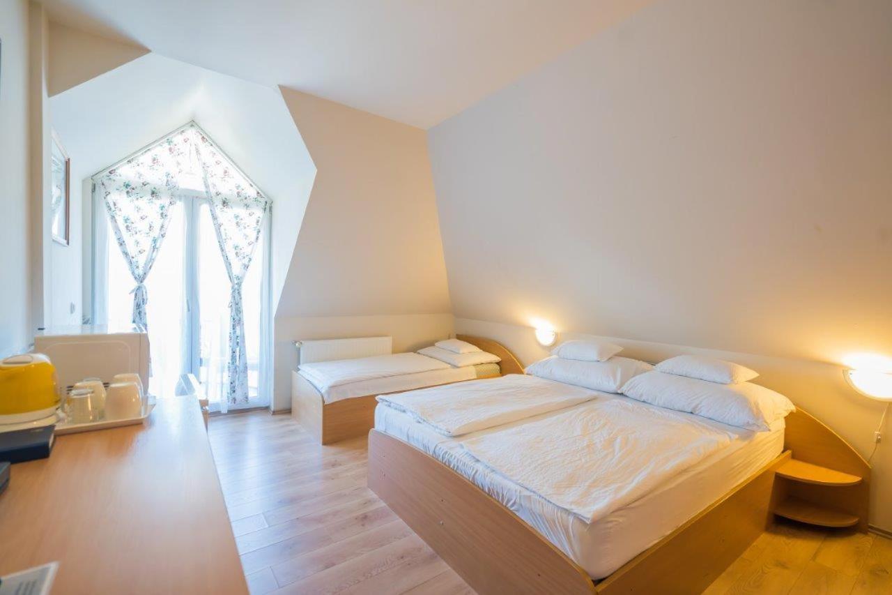 Jade Panzio Bed and Breakfast Balatonföldvár Εξωτερικό φωτογραφία