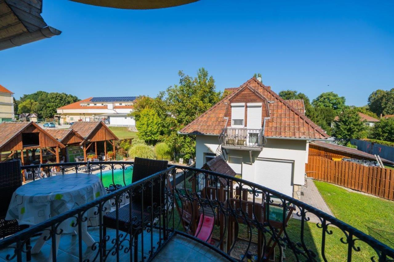 Jade Panzio Bed and Breakfast Balatonföldvár Εξωτερικό φωτογραφία