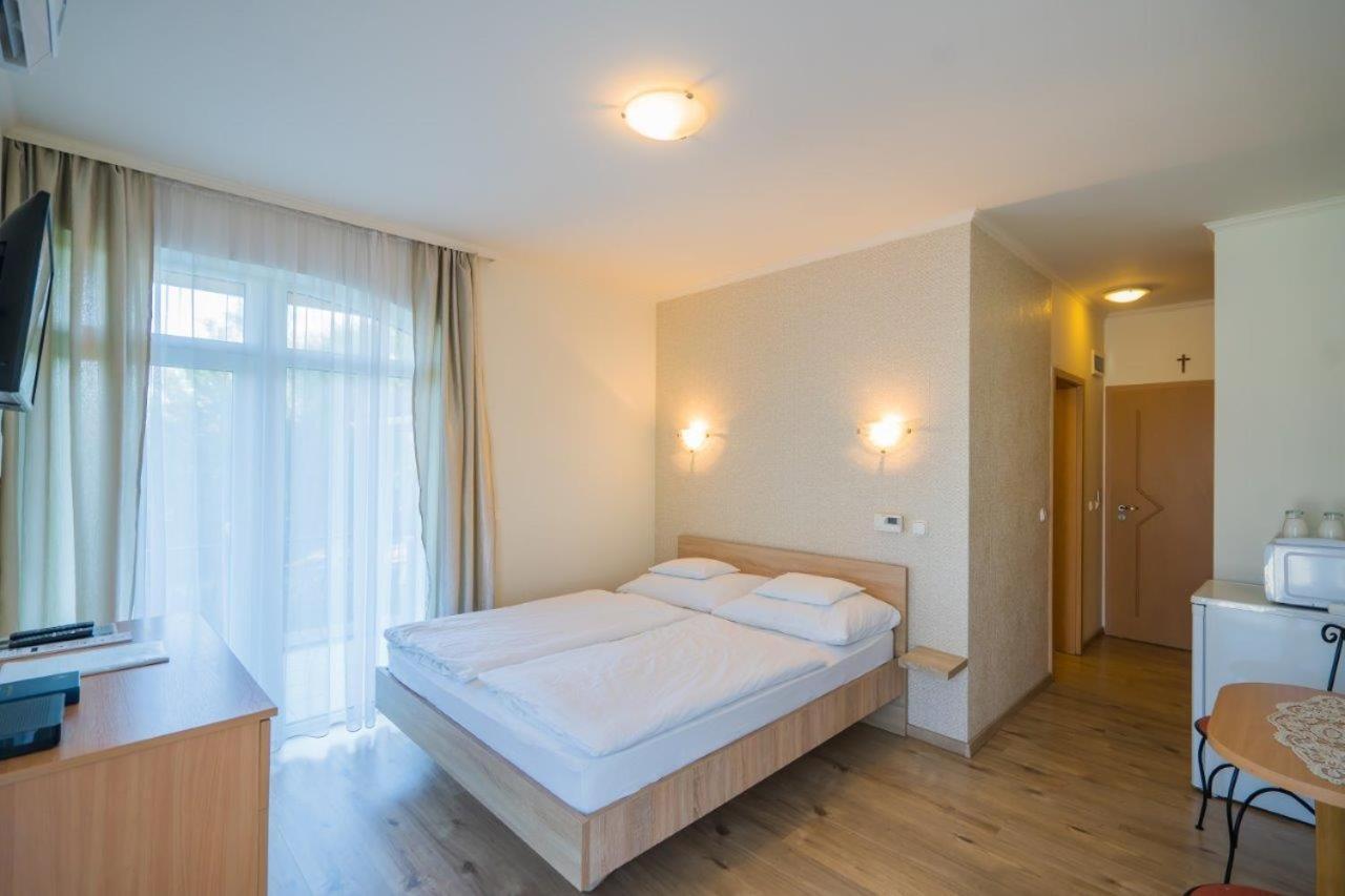 Jade Panzio Bed and Breakfast Balatonföldvár Εξωτερικό φωτογραφία