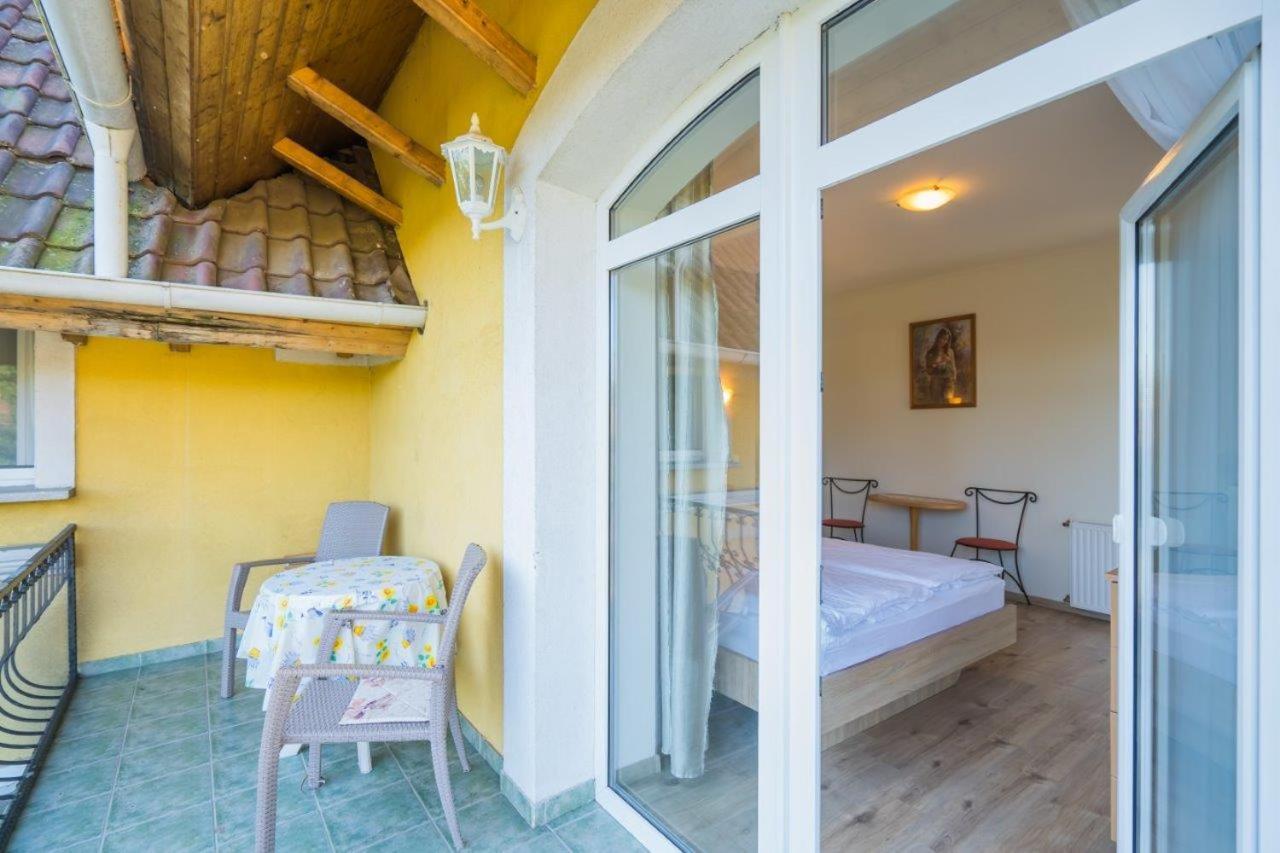 Jade Panzio Bed and Breakfast Balatonföldvár Εξωτερικό φωτογραφία